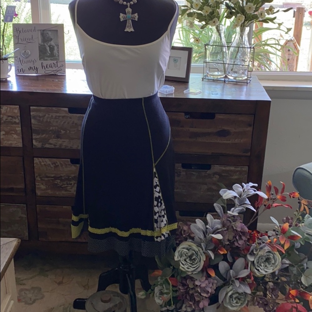 Ladies skirt, unique, fun and flirty!